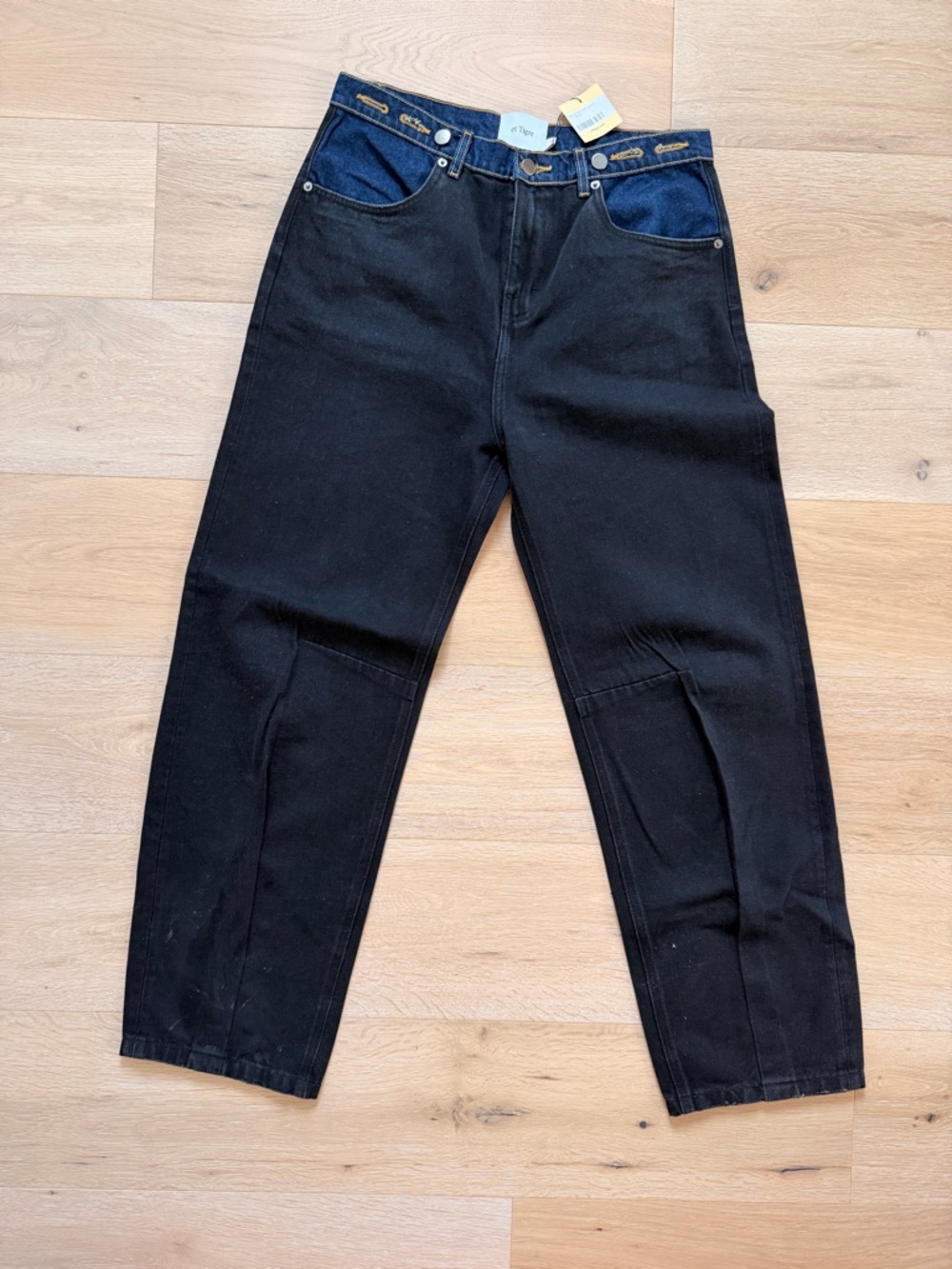 Et Tigre Relaxed Black Women’s Jeans with Contrast Blue adjustable Waist
